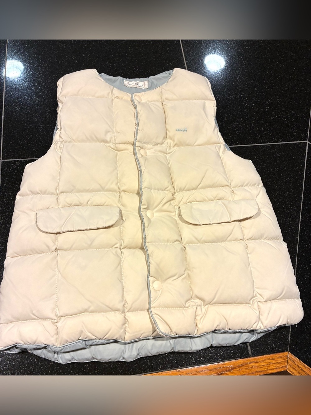 minkmui Girls Down Puffer Vest ivory/pale blue Nylon Snap Pockets Sz. 4T